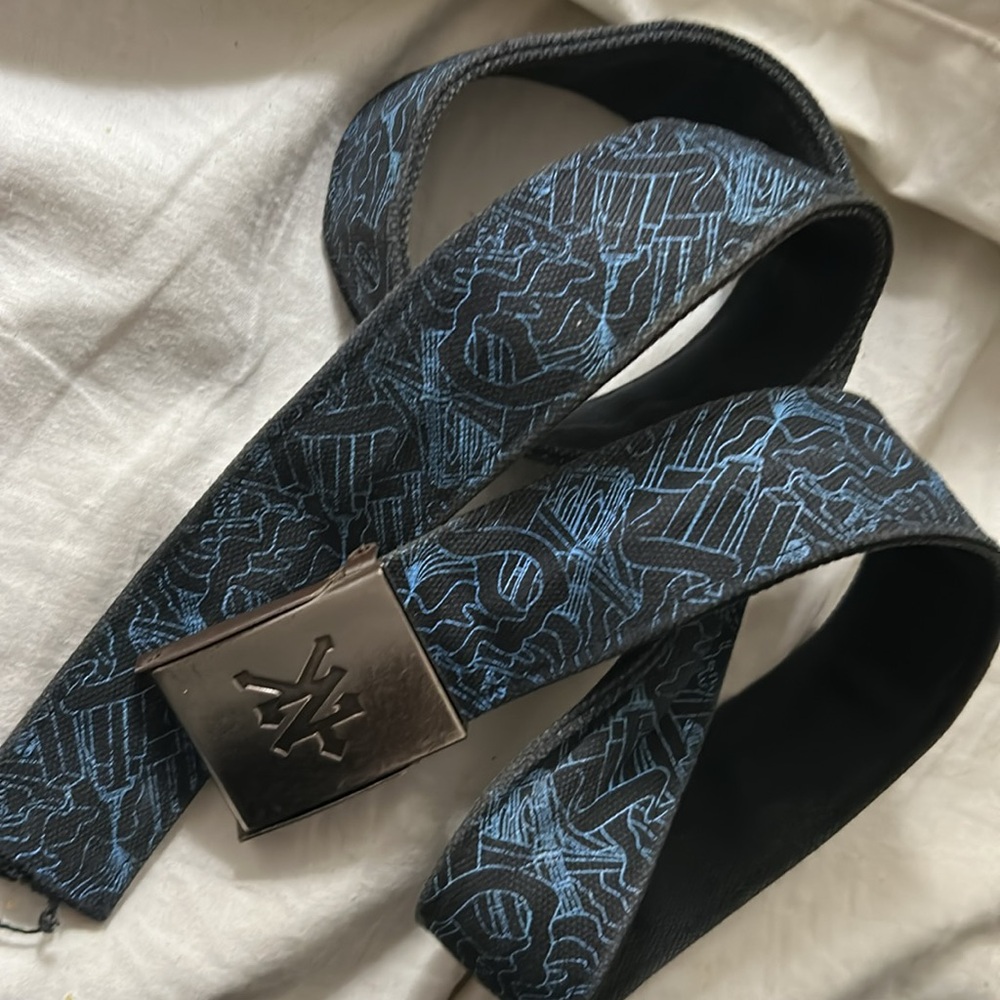 Zoo York One Size Men’s Fabric Belt 45’ Blue/Black
Pre-Loved